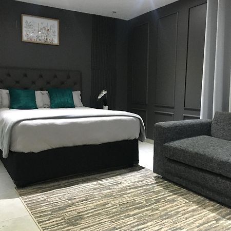 Black Rose Guesthouse Soweto Kültér fotó