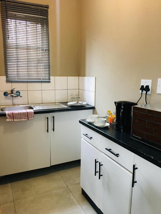 Black Rose Guesthouse Soweto Kültér fotó