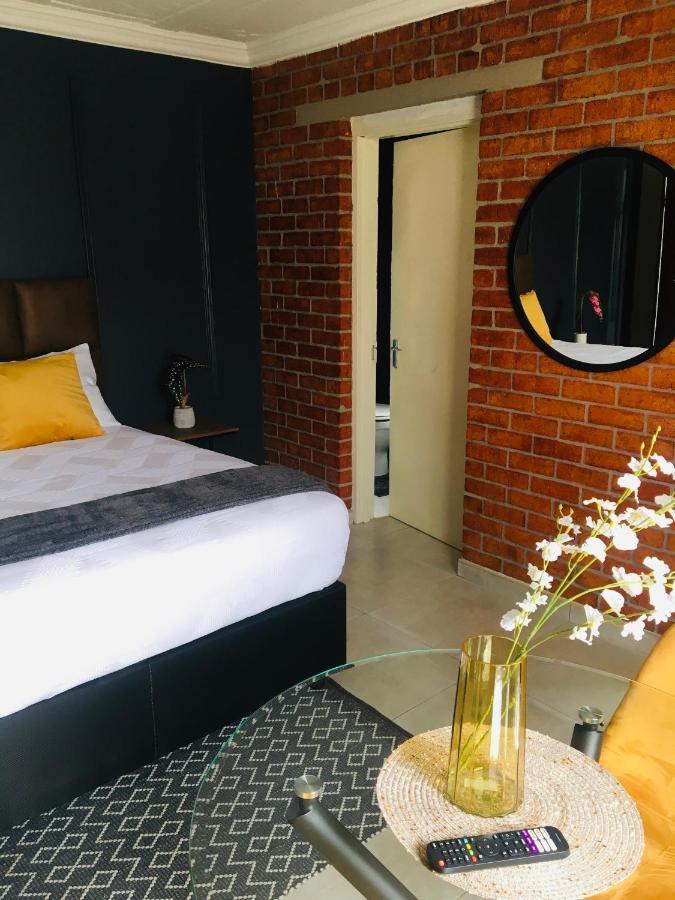 Black Rose Guesthouse Soweto Kültér fotó