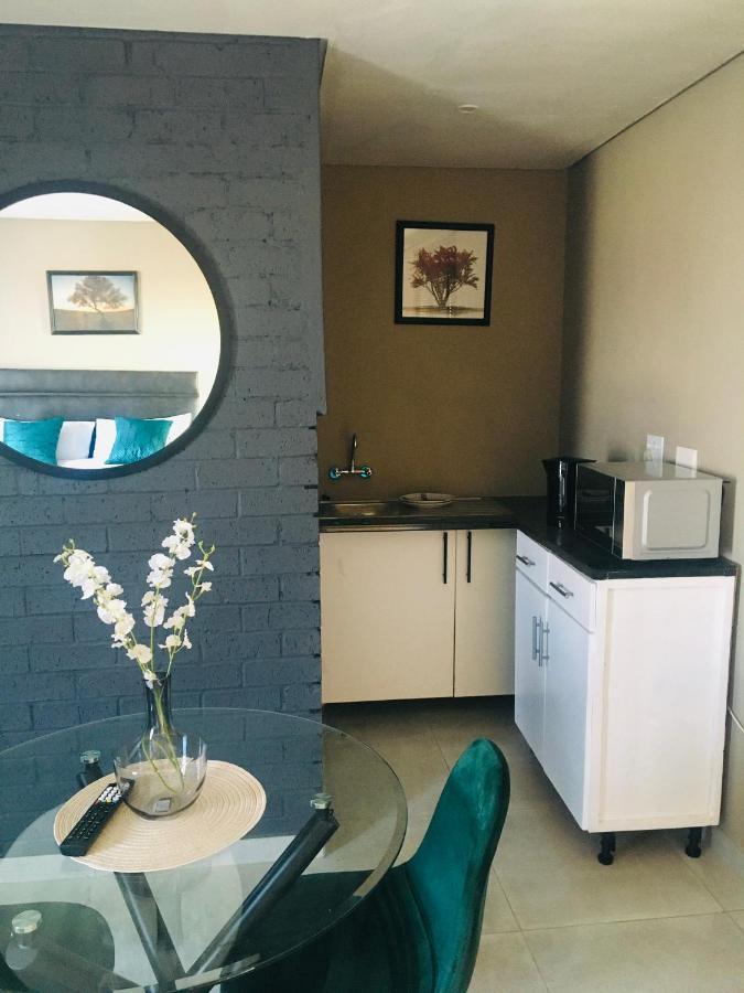 Black Rose Guesthouse Soweto Kültér fotó