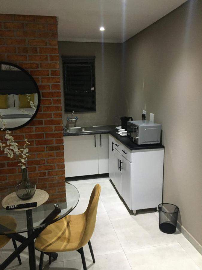 Black Rose Guesthouse Soweto Kültér fotó